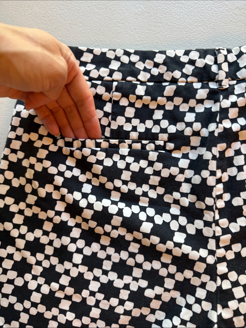 Banana Republic Dark Navy & White Geo-Print Bermuda Shorts - Picture 11 of 15